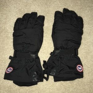 Canada Goose Winter Gloves - Size Small